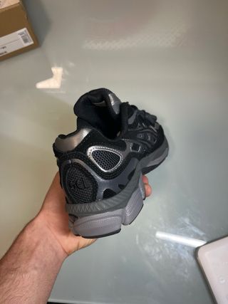 Asics GEL-NYC Talla 42 Negro/Gris