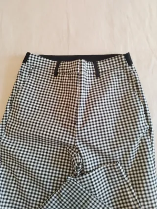 Pantalones Zara/Stradivarius Cuadros y Blanco