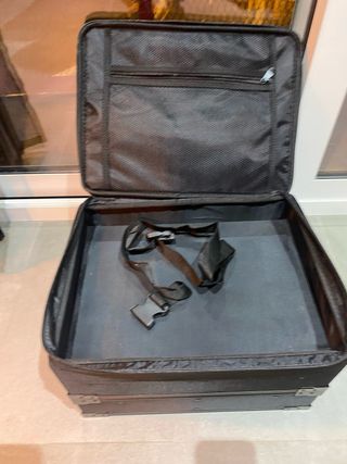 Maletín de maquillaje negro