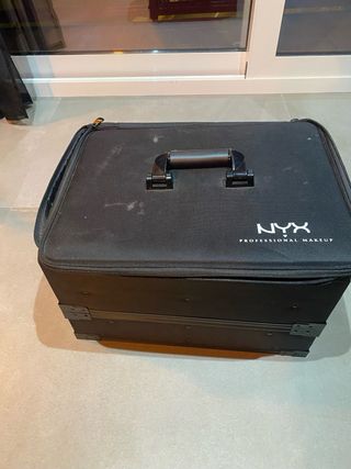 Maletín de maquillaje negro