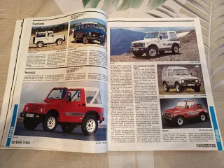 Auto catálogo antiguo