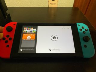 Nintendo Switch HAC-001-01 + Joy-Con Azul/Rojo