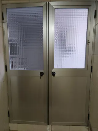 Puerta doble de aluminio, PRECIO A CONVENIR