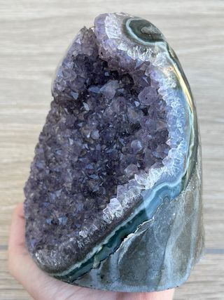 Drusa amatista con estalactita