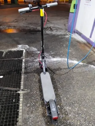 2 Patinetes Xiaomi Mi Electric Scooter 4