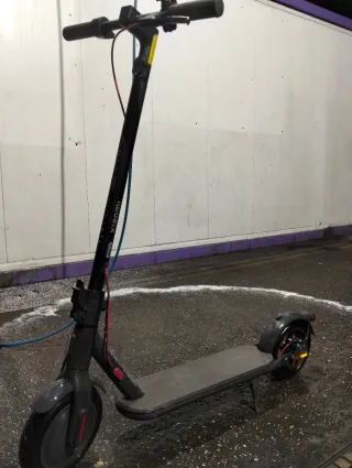 2 Patinetes Xiaomi Mi Electric Scooter 4