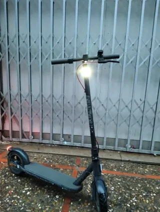 2 Patinetes Xiaomi Mi Electric Scooter 4