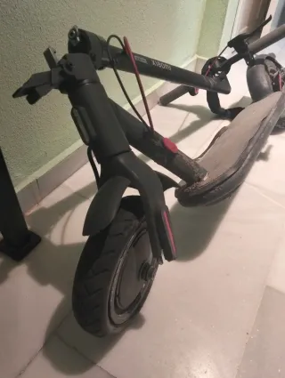 2 Patinetes Xiaomi Mi Electric Scooter 4