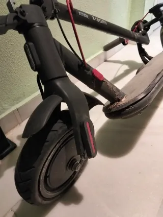 2 Patinetes Xiaomi Mi Electric Scooter 4