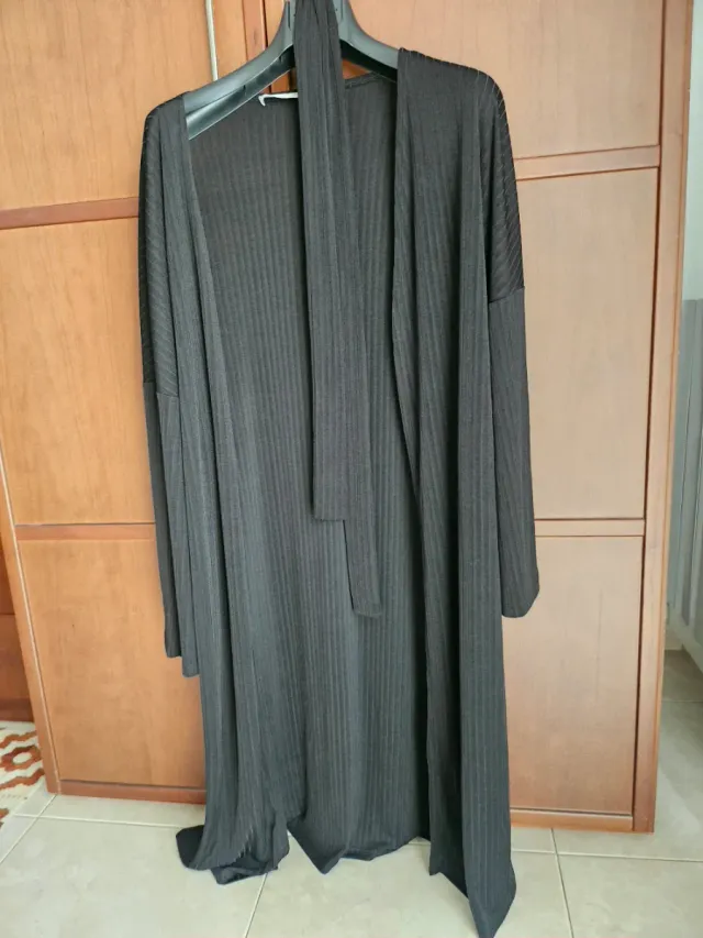 Cardinal largo con cinturón