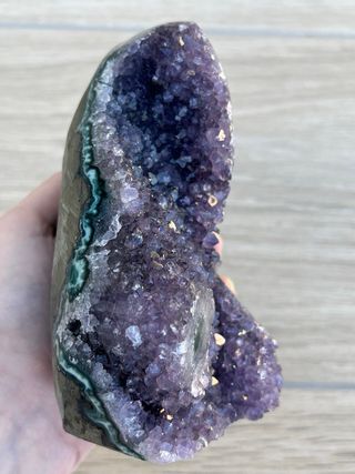 Drusa amatista con estalactita