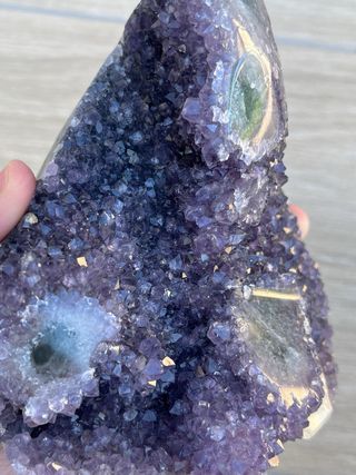 Drusa amatista con estalactita