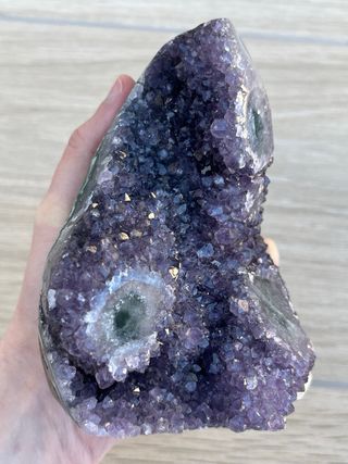 Drusa amatista con estalactita