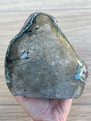 Drusa amatista con estalactita