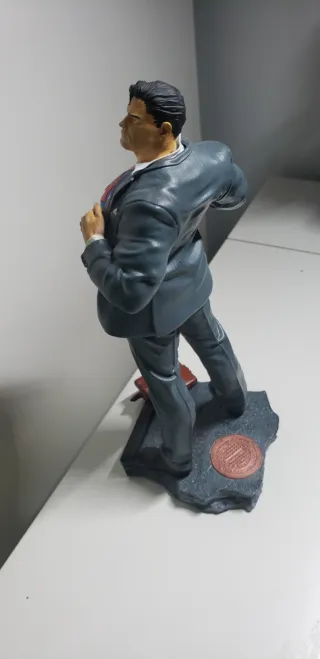 Figura Superman pintada a mano