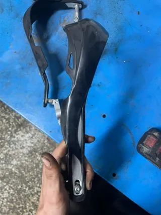 Cubremanetas moto metal y plástico