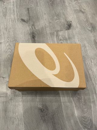 Asics grises/plateadas Talla 42