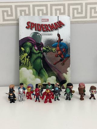 Lote Figuras Marvel + Libro Spiderman vs Mysterio