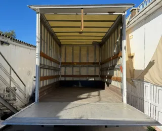 Se vende camión Renault maxiti carrozado 3.500k