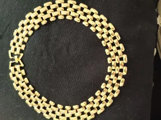 Gargantilla dorada eslabones