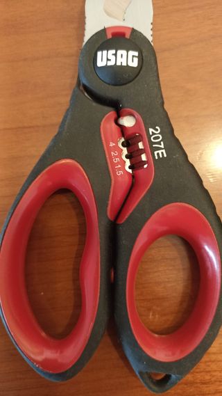 Tijeras electricista USAG con funda