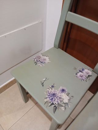 Juego de 2 sillas de madera decoradas