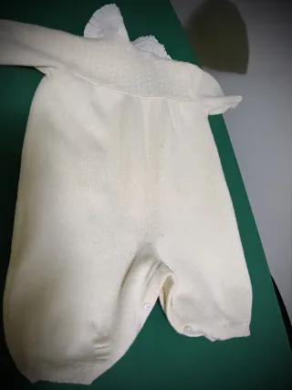 Pagliaccetto neonato con coniglietti