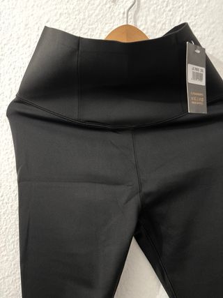 Leggings negros de cintura alta