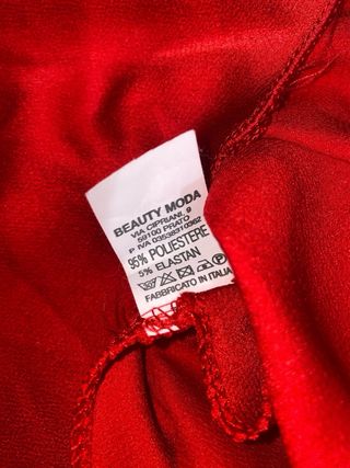 Conjunto blusa Roja y Falda Negra