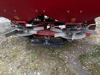 Abonadora Vicon Roja