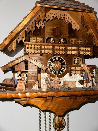 Reloj de cuco artesanal de madera