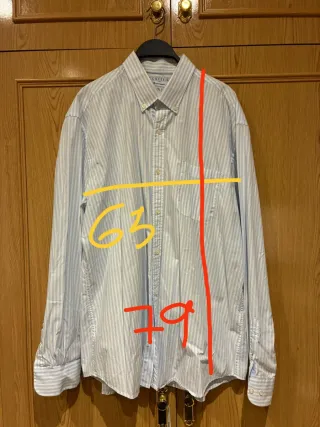 Camisa clara de rayas azules claras y blancas. 2XL