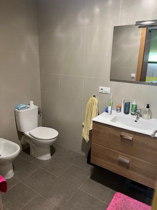 Se vende piso en Iturrama.