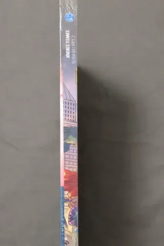 Cómic Jóvenes Titanes: Tierra Uno (parte2).