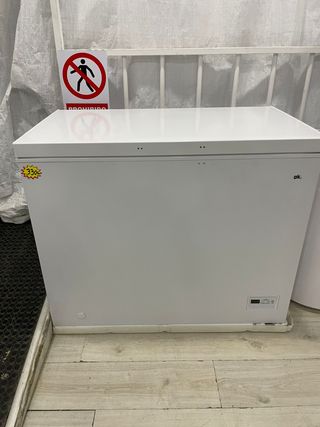 Congelador arcón blanco OK.