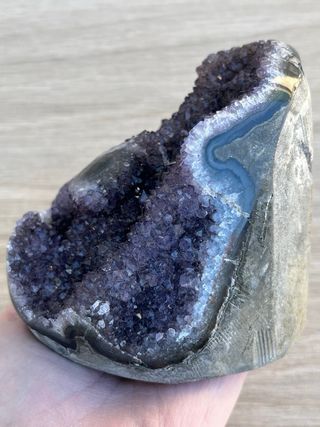 Drusa amatista con estalactita