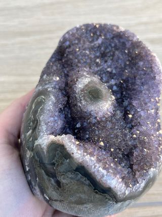 Drusa amatista con estalactita