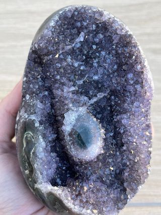 Drusa amatista con estalactita