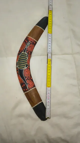 Didgeridoo e boomerang decorati