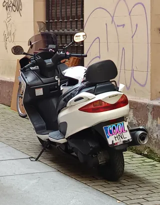 Suzuki Burgman 125 Blanca