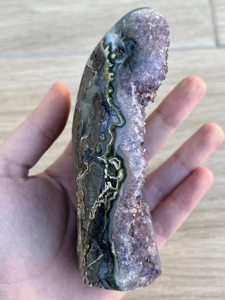 Drusa amatista con estalactita