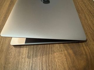 MacBook Pro 15” 2018 i7 / 16GB / 500GB