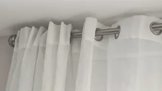 Cortinas transparentes y blancas