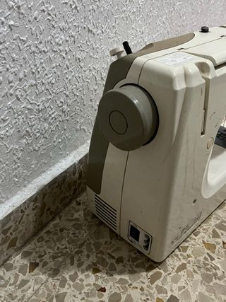 Máquina de coser Alfa vintage