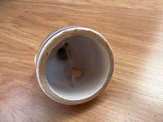 Campanilla de cerámica decorada