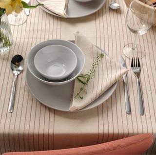 Mantel a juego con 4 servilletas