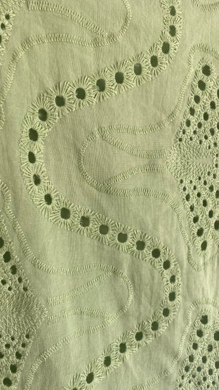 Conjunto invitada: top y falda verde