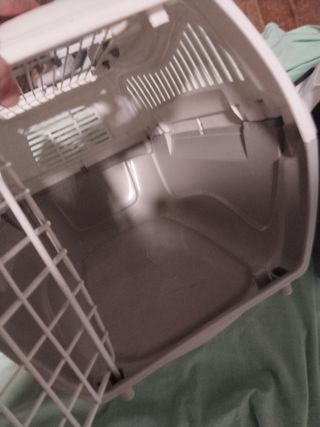 Arenero y Transportín Mascotas muy buen estado.