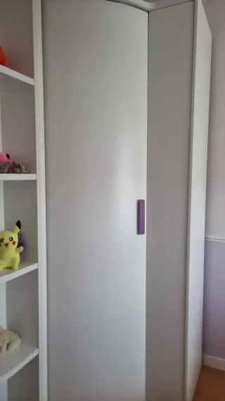 Armario Rinconero Blanco y Morado