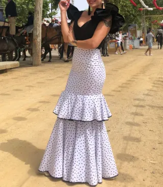 Falda flamenca lunares se vende blusa también